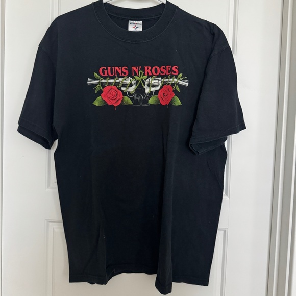 Jerzees Other - ICONIC Jerzees Black Guns N' Roses Graphic Tee with Red Roses Moto Tshirt